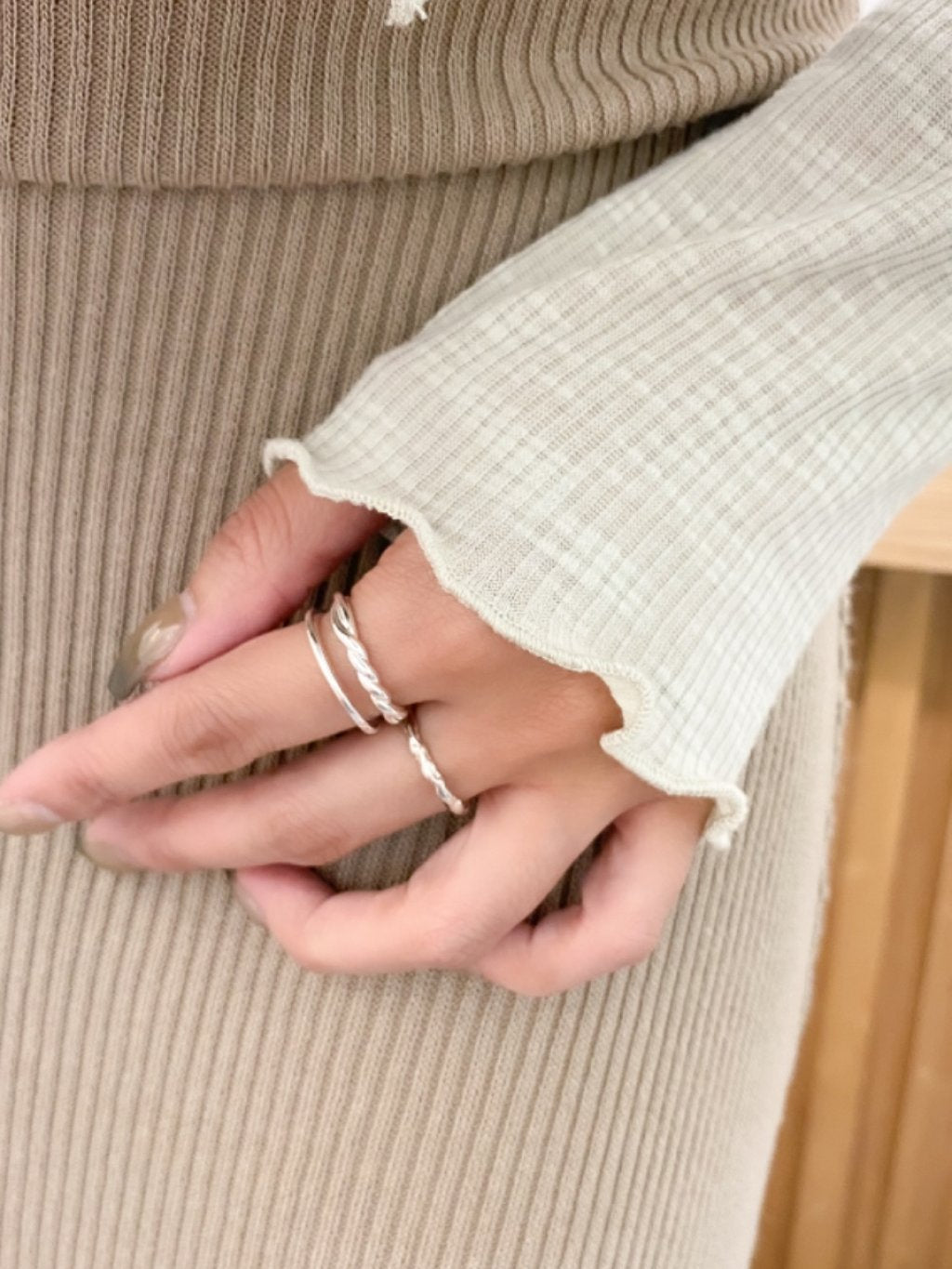 R1449 Twisted Smooth Double-Layer Ring