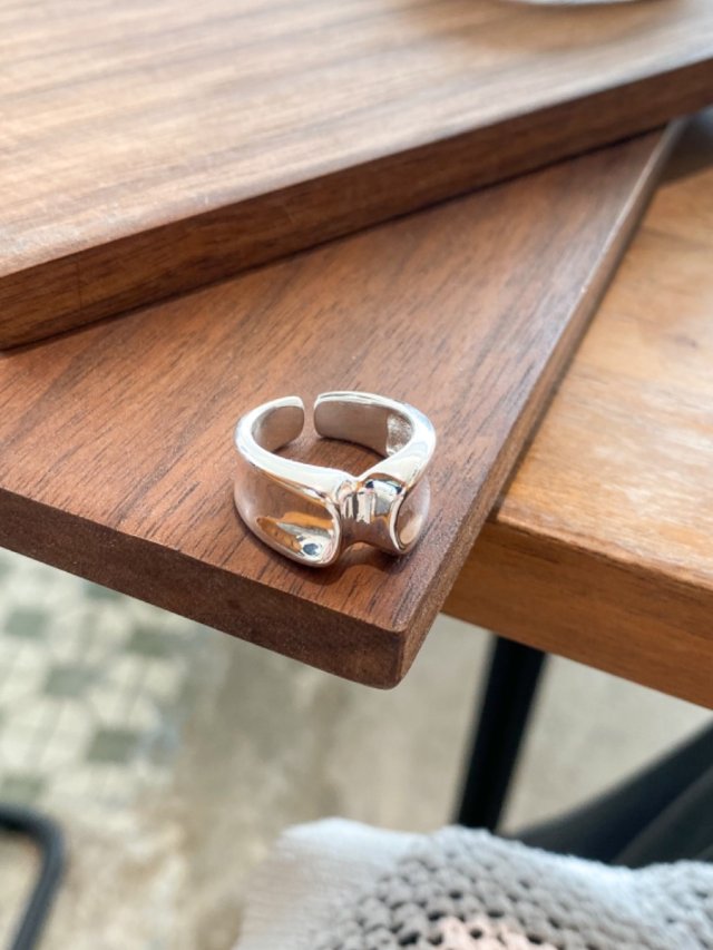 R1455 Wide Streamlined Deconstructed Sterling Silver Ring