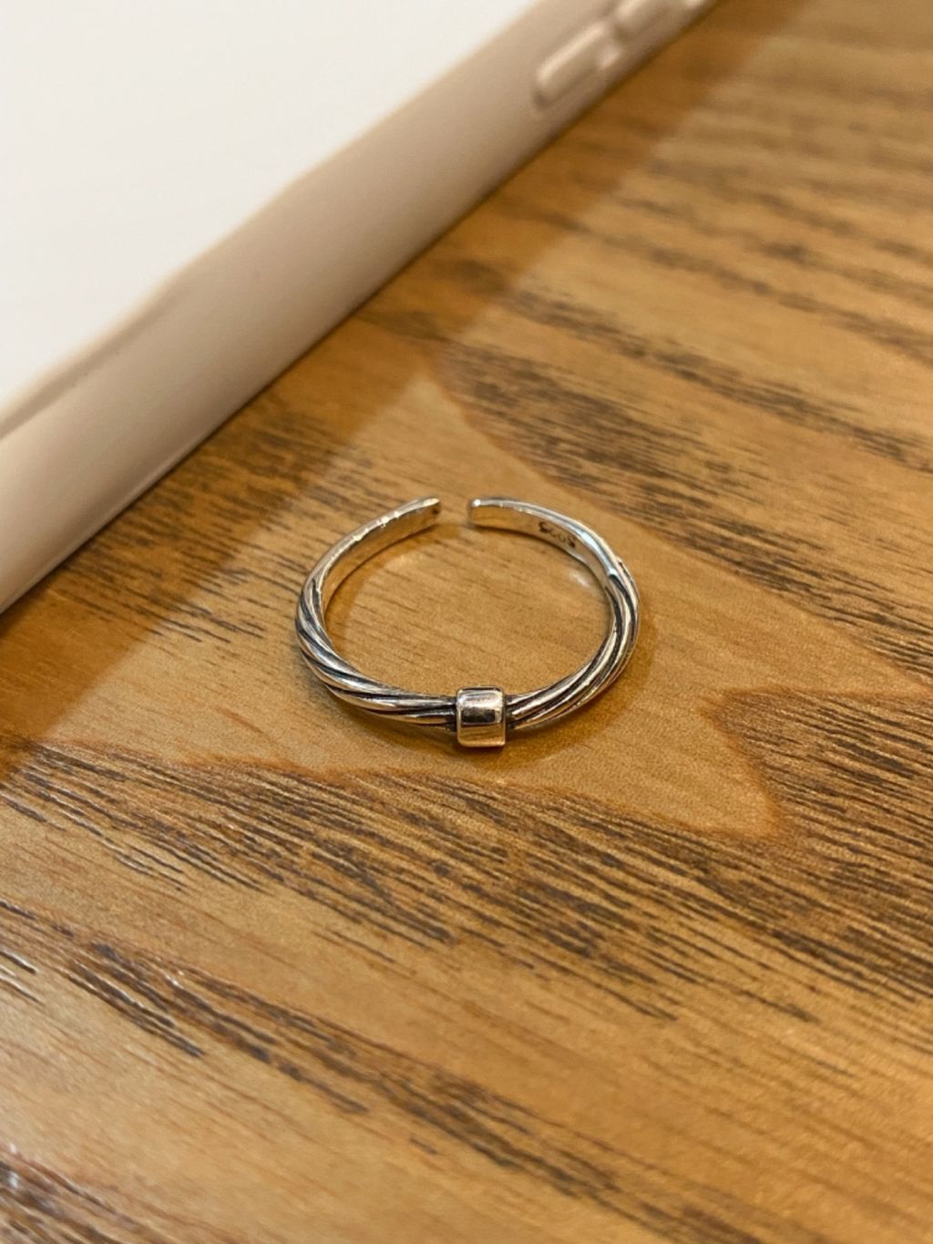 R1430 Twirl Cube Ring