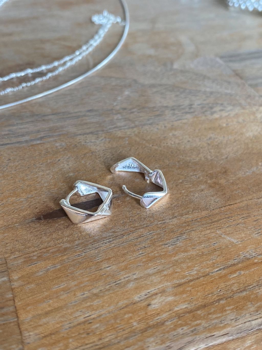 E1352 Square Cut Earrings