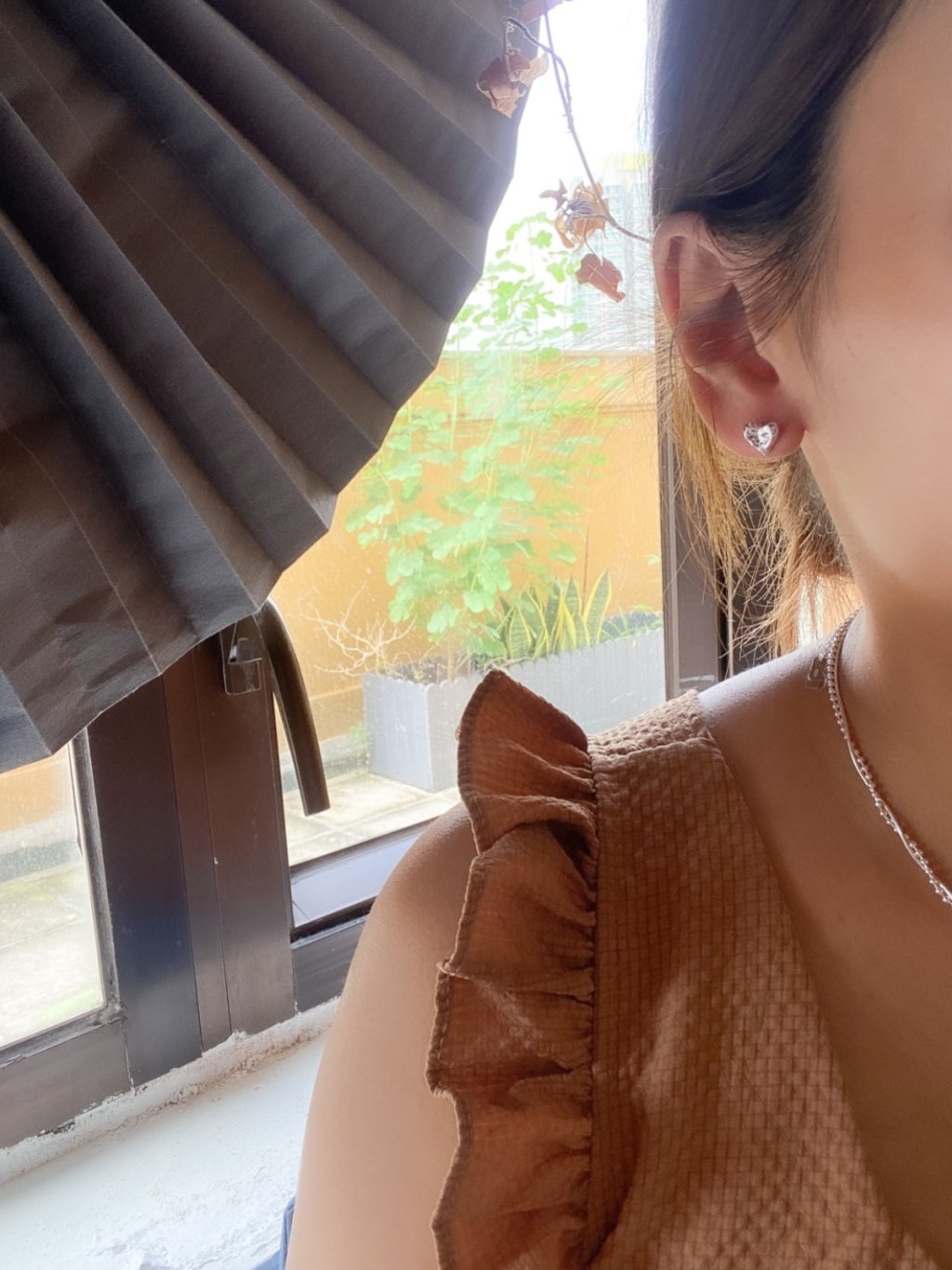 E1354 Irregular Heart Earrings