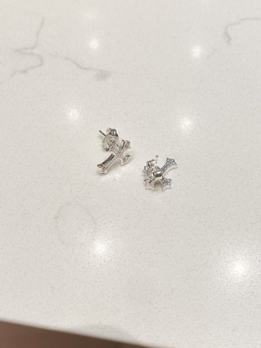 E1372 White Cubic Zirconia Cross Earrings
