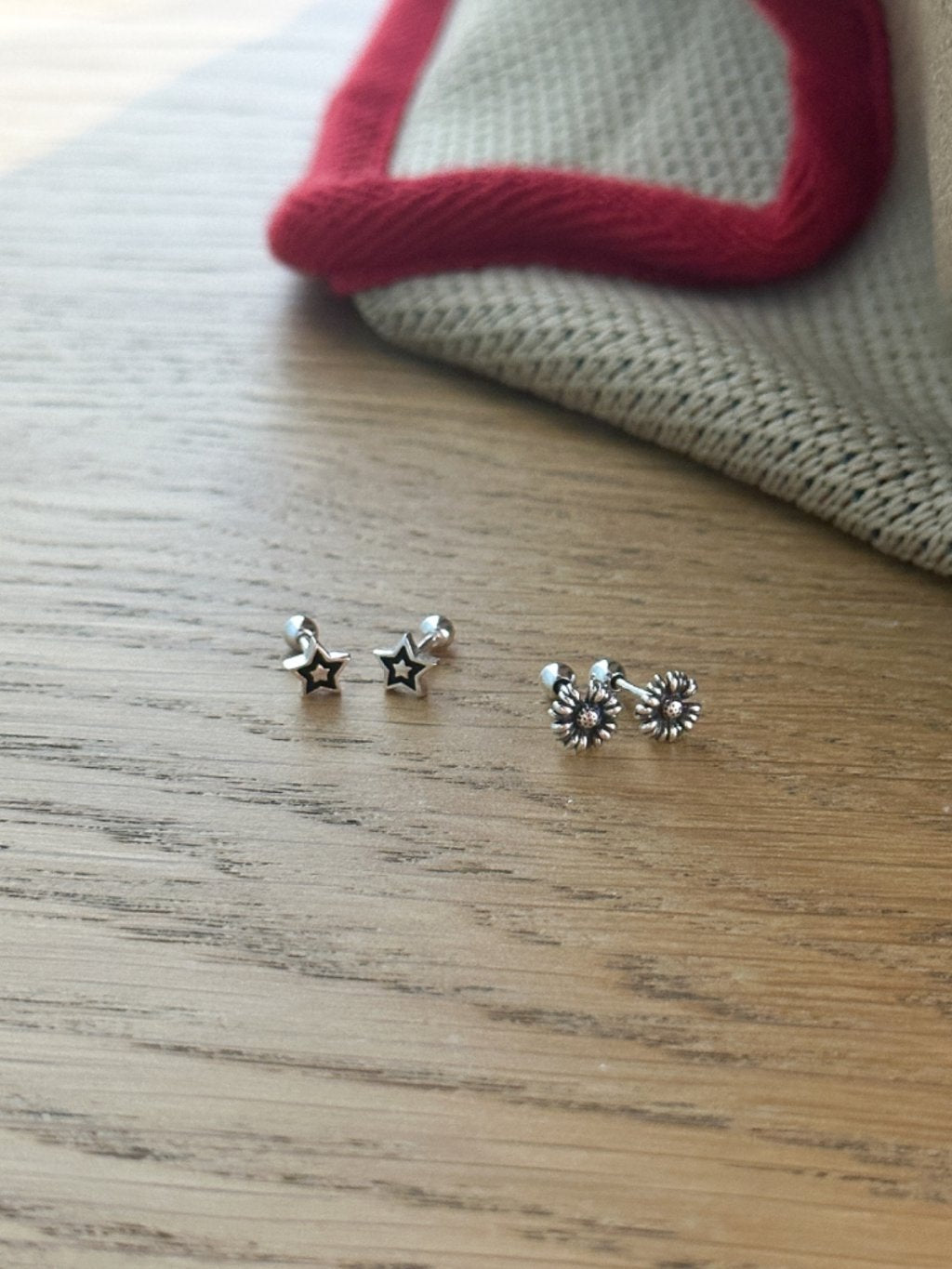 E1375/E1376 Star Flower Rotating Bead Earrings