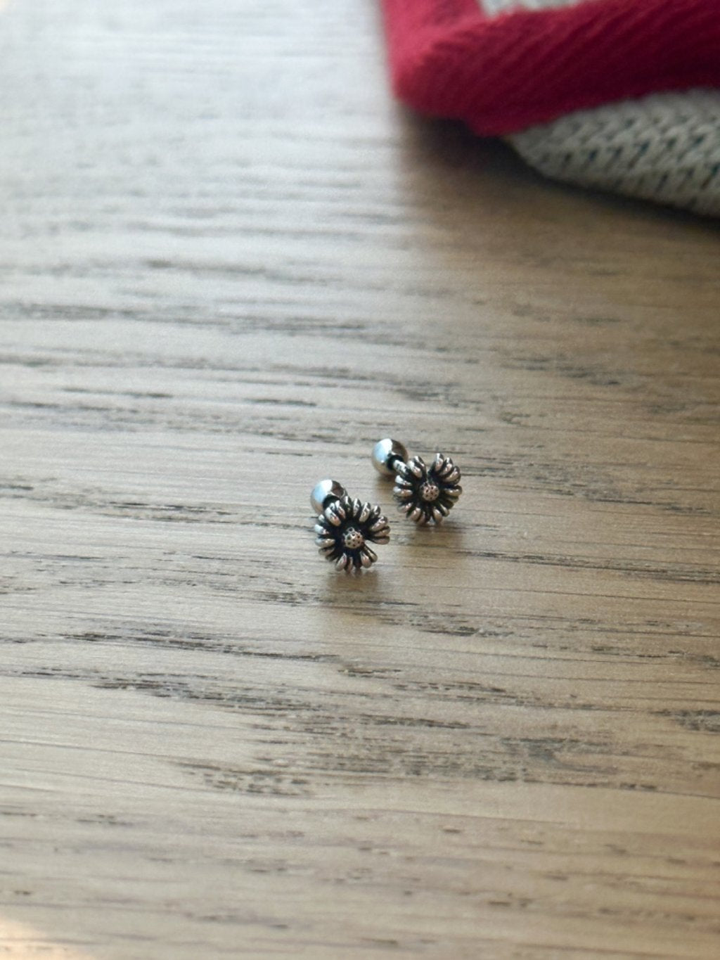 E1375/E1376 Star Flower Rotating Bead Earrings