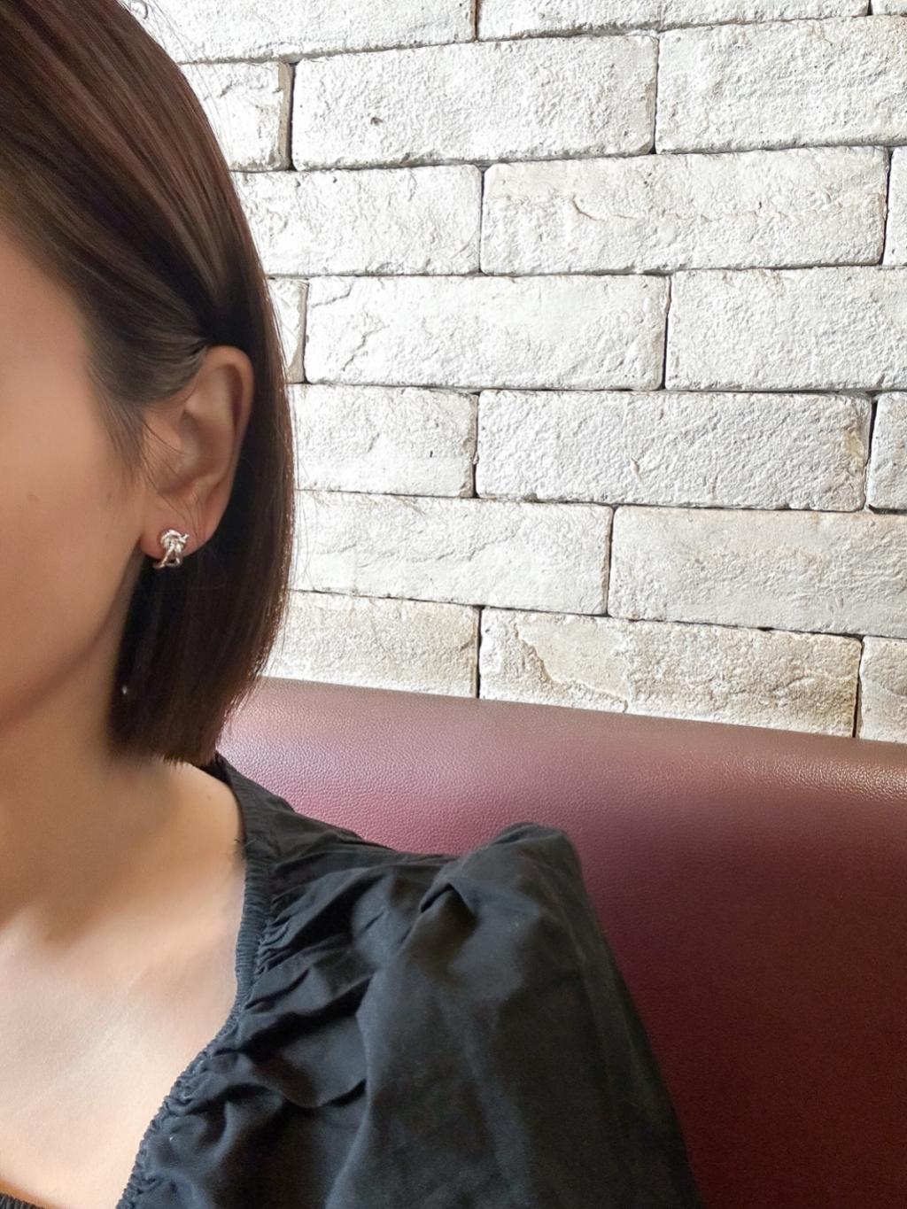 E1410 Knotted Hoop Earrings