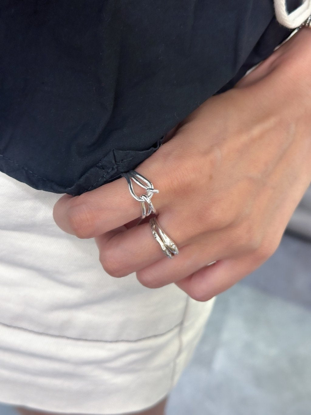 R1625 Double-band Ring with Lines