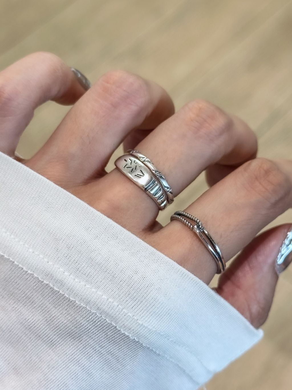 R1682 Distressed Ethnic Pattern Ring
