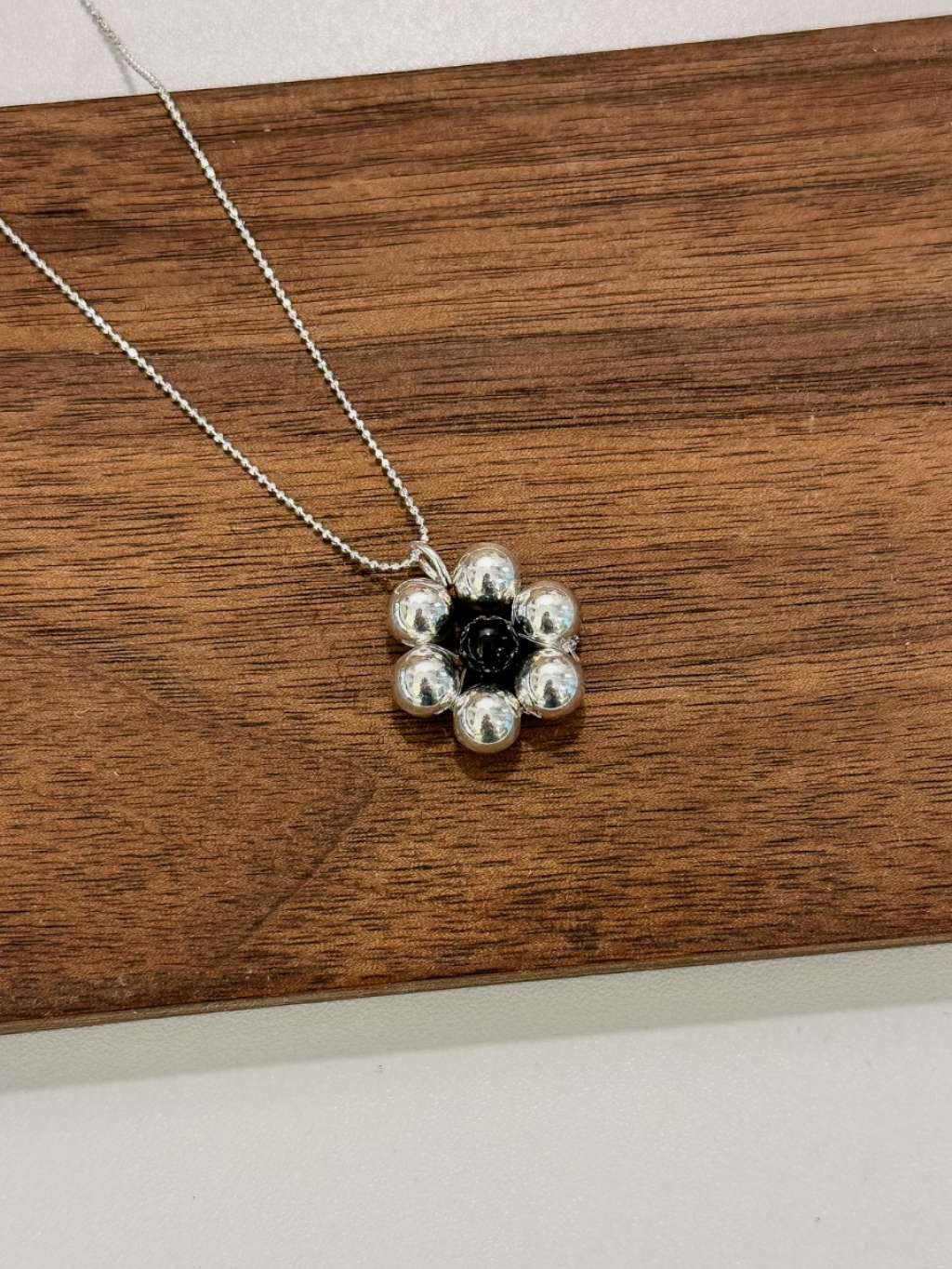 N1306 Black Onyx and Silver Bead Floral Long Necklace