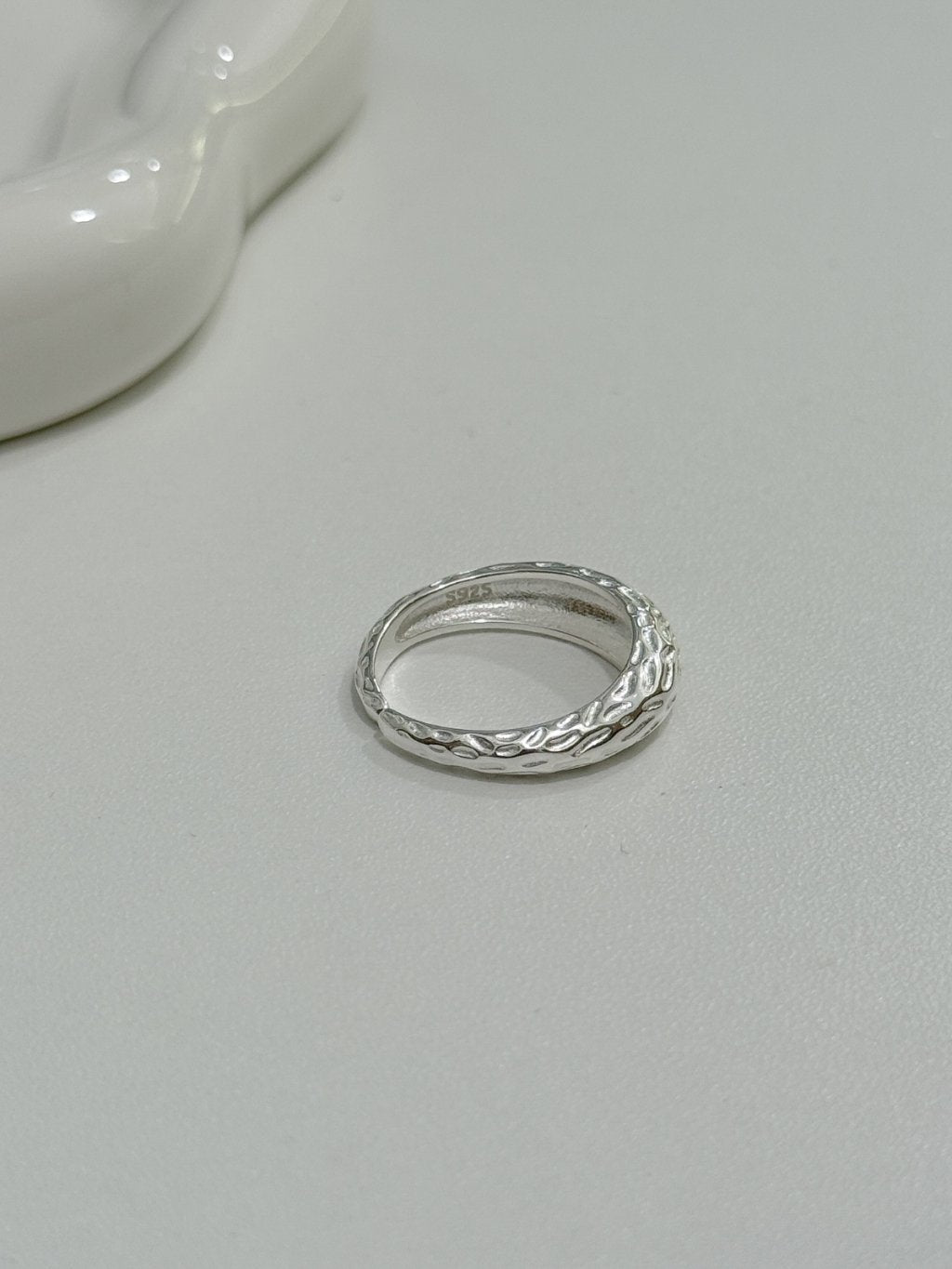 R1692 Embossed Matte Oval Ring