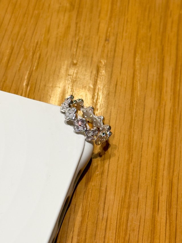 R1704 Floral Zircon Ring