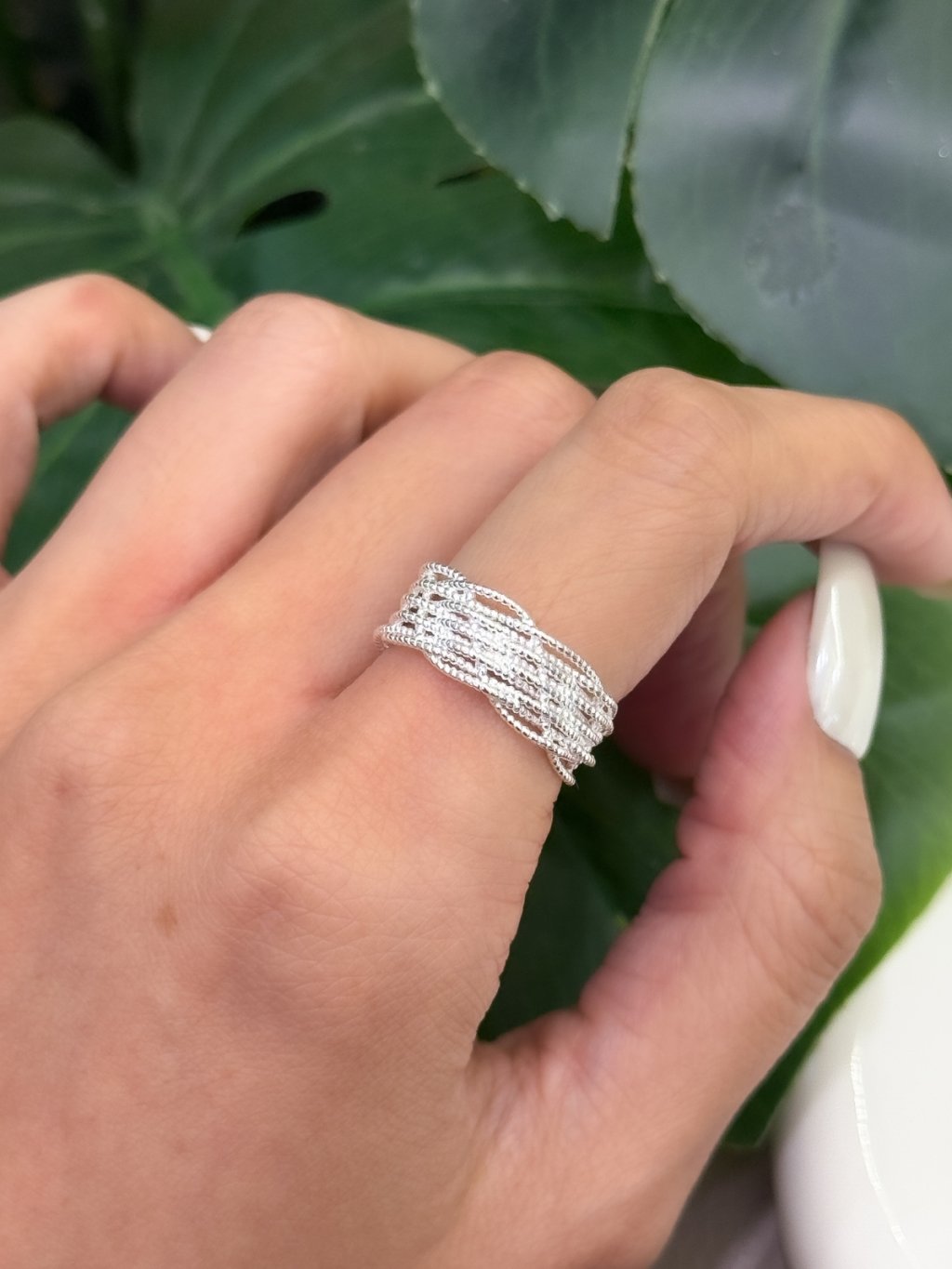R1711 Linear Lace Ring