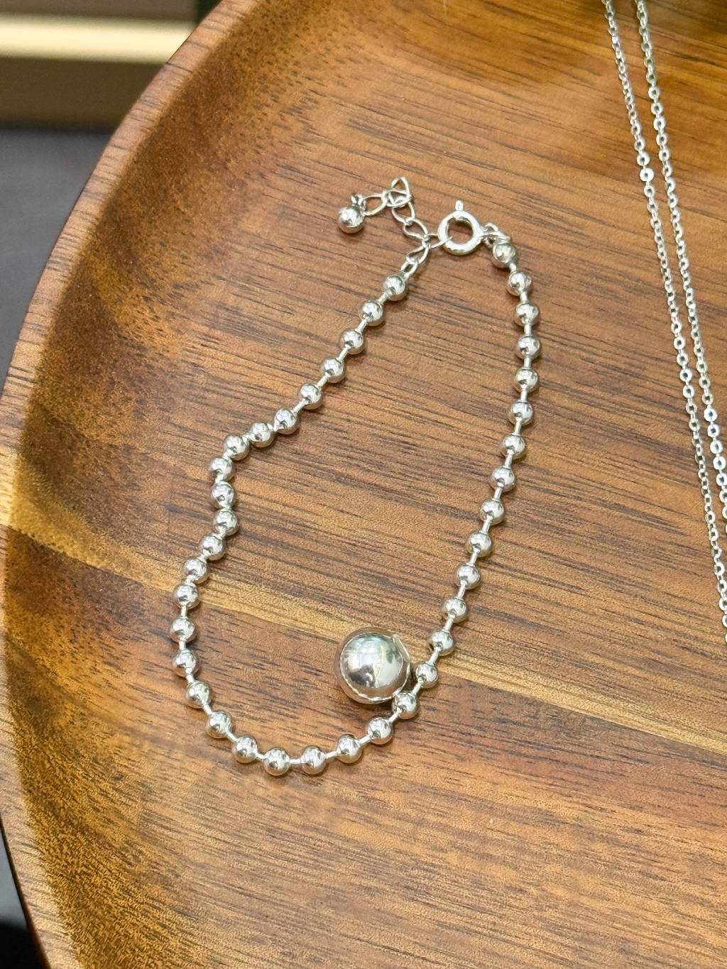 B1532 8MM Round Bead Bracelet (Beads are removable)