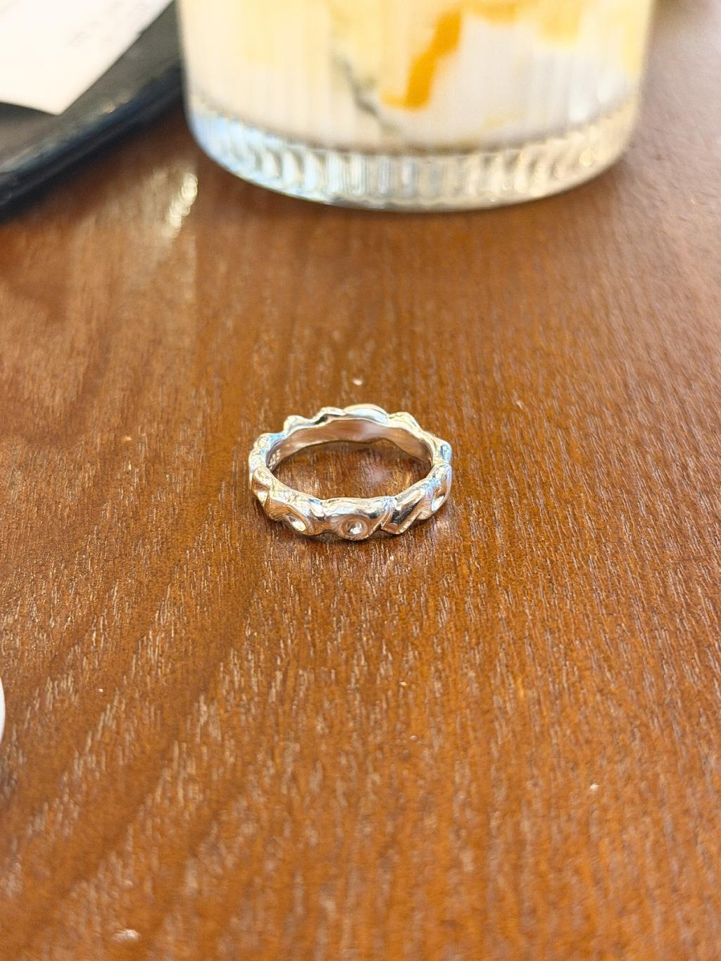 R1731 Thick Textured Ring