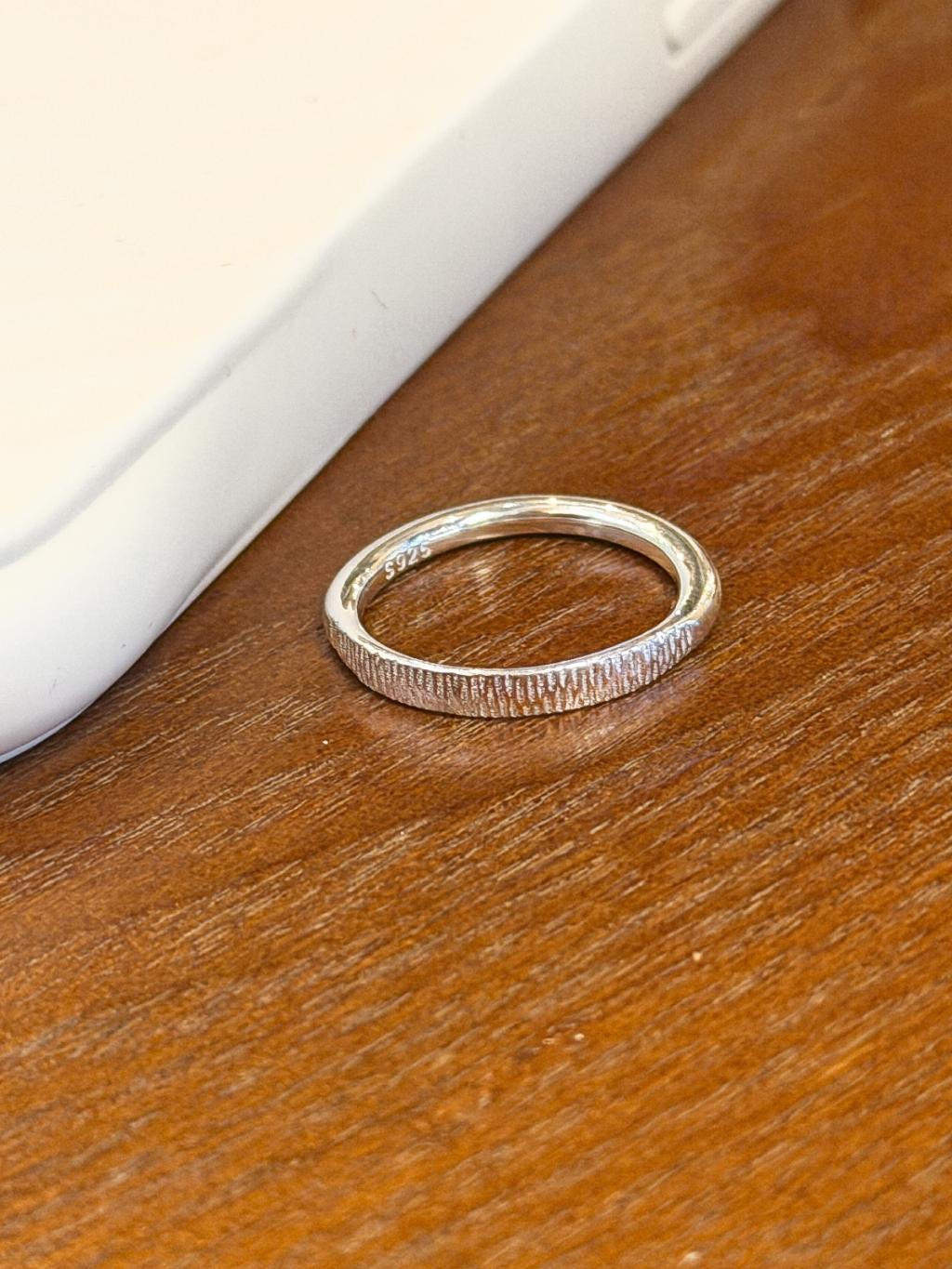 R1730 Half-Striped Ring