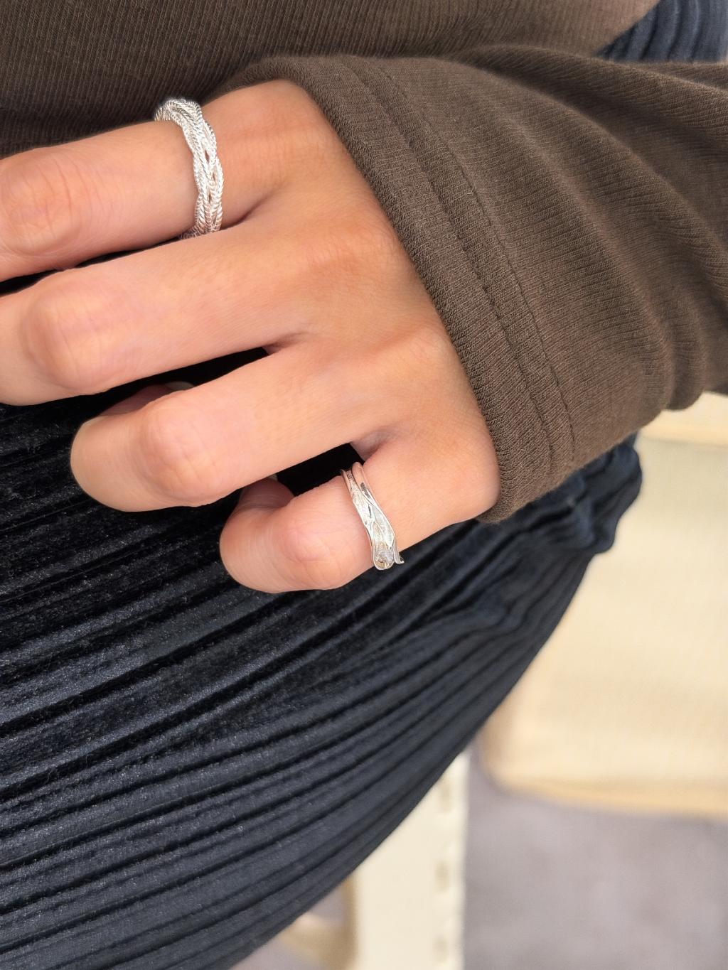 R1742 Irregular Ribbed Pinky Ring