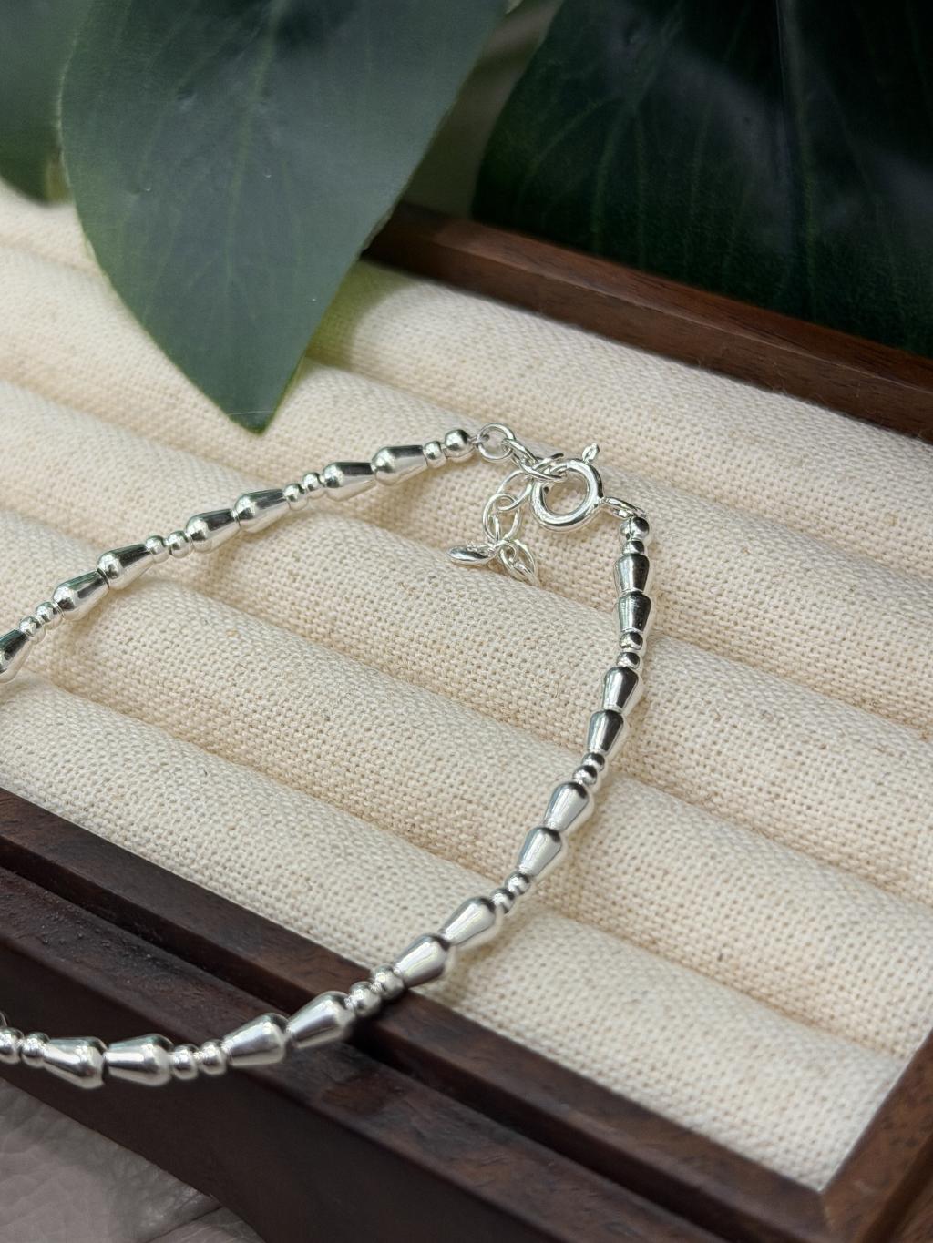 B1542 Trapezoid Bead Bracelet