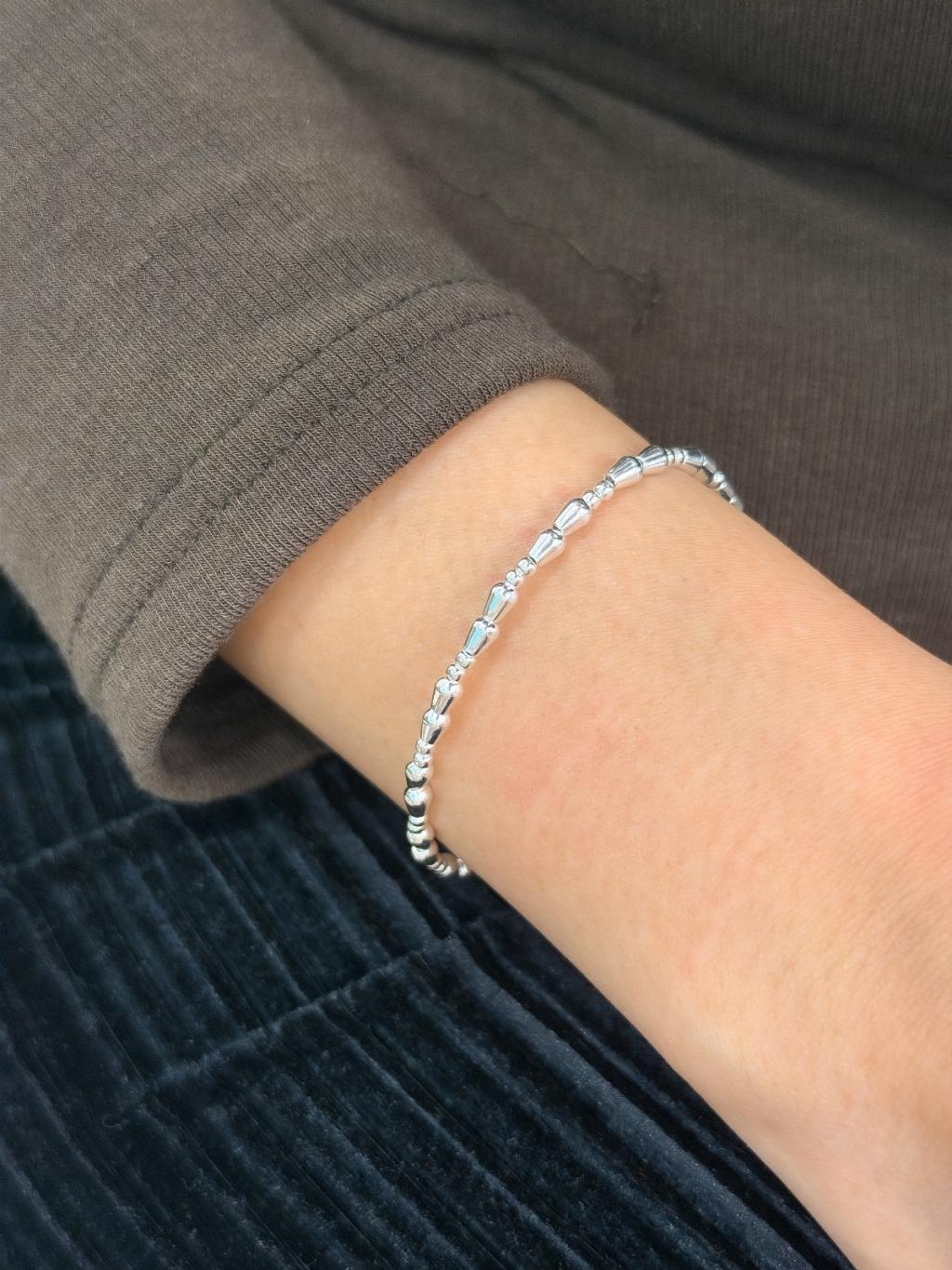 B1542 Trapezoid Bead Bracelet
