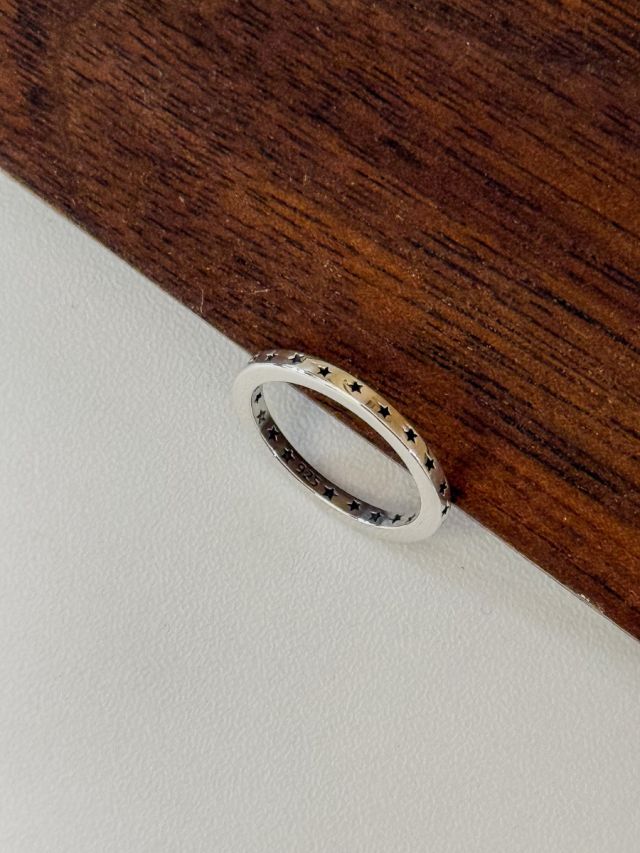 R1751 2mm Star Stacking Ring