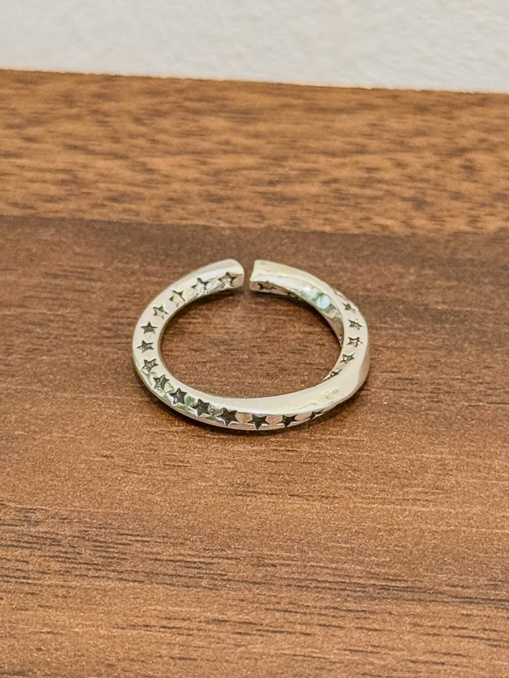 R1755 Twisty antique star ring