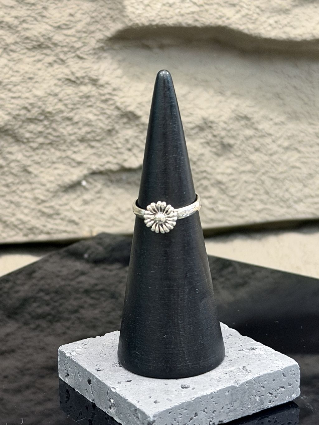 R1774 Vintage-Style 3D Chrysanthemum Ring