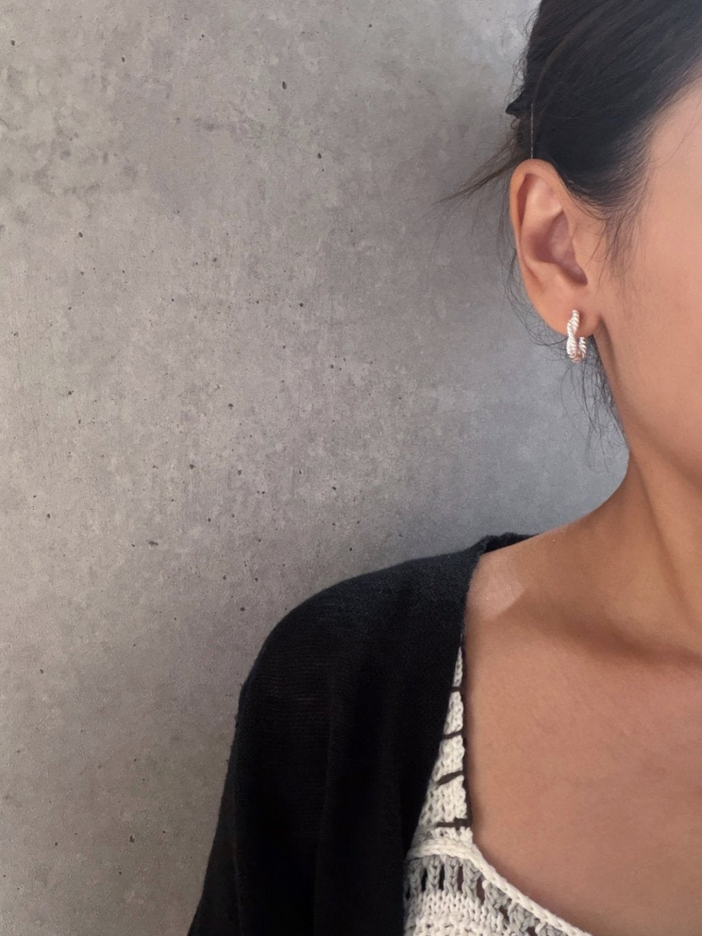E1486 Twisted Hoop Earrings
