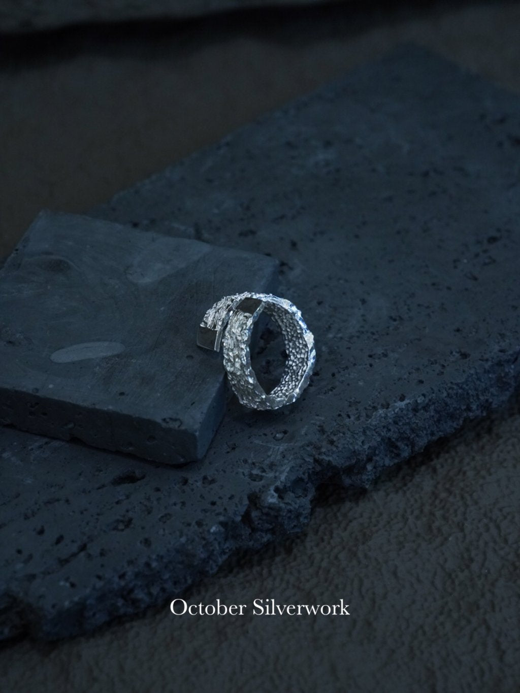 R1784 Double Layer Ring with Rock Texture