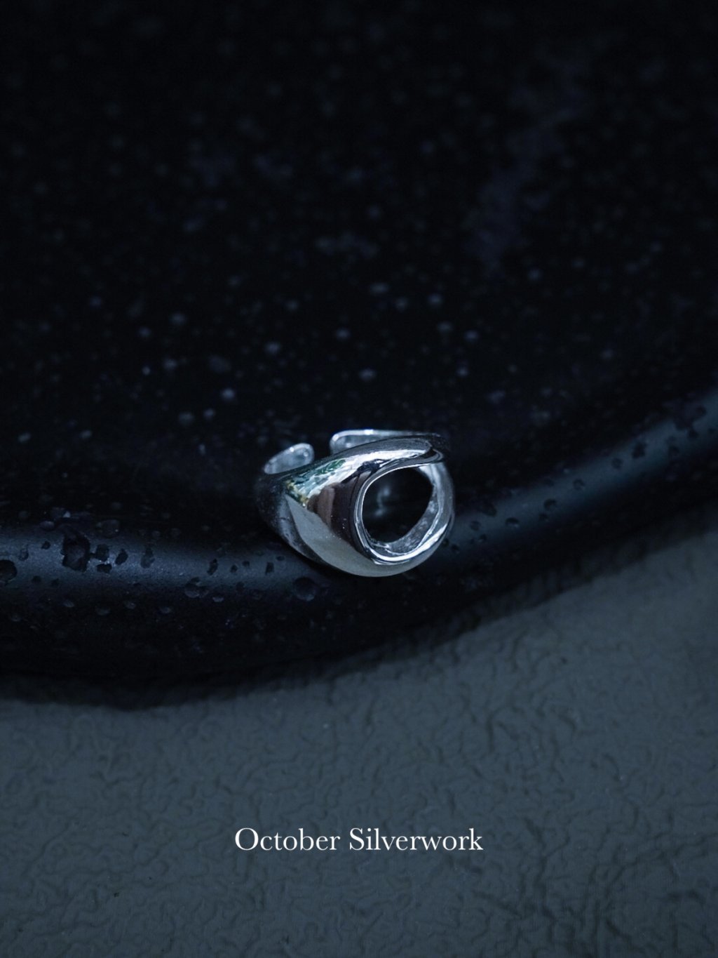 R1787 Hollow Outline Ring (Pinky Ring)