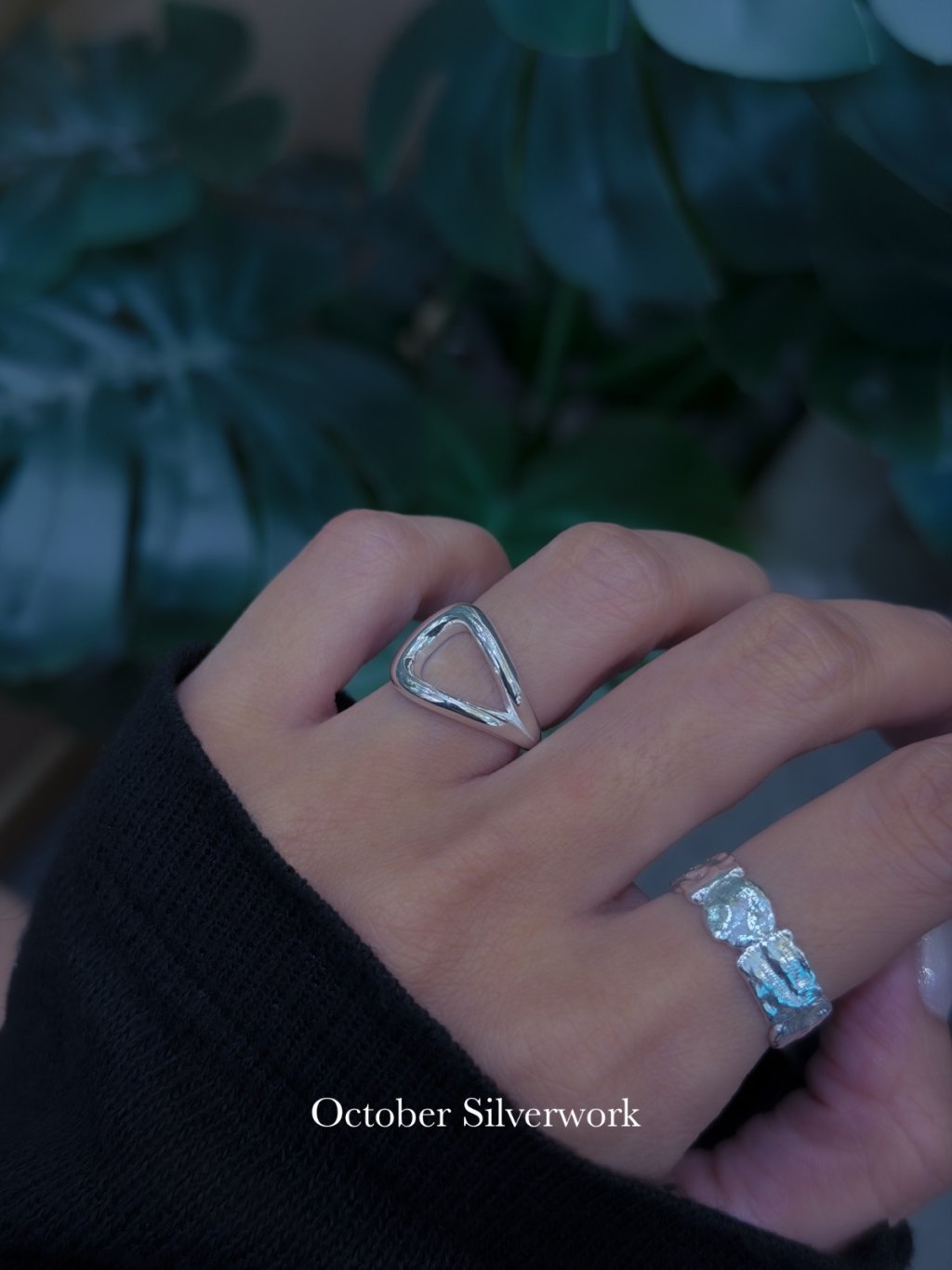 R1787 Hollow Outline Ring (Pinky Ring)
