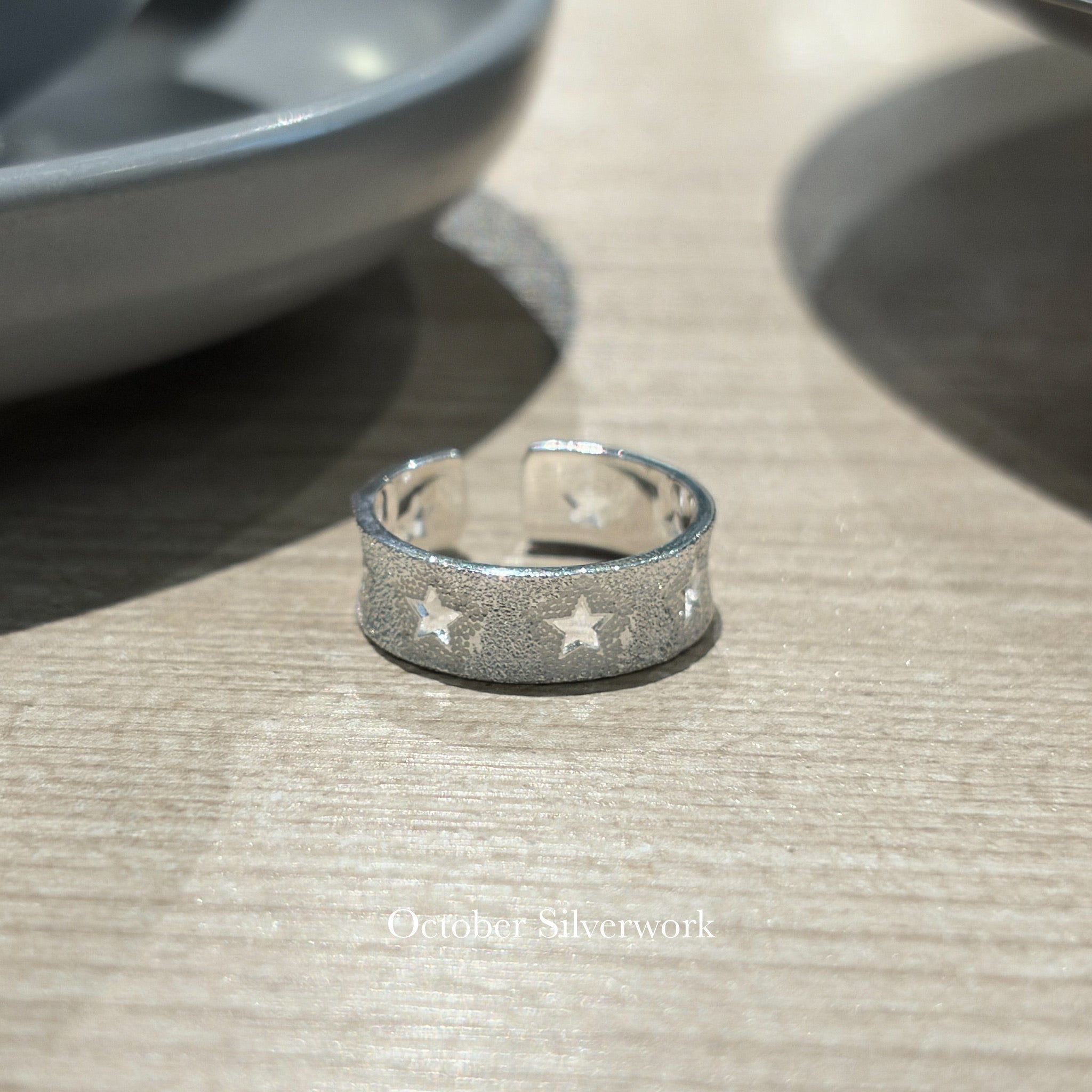 R1806 Frosted Hollow Star Ring