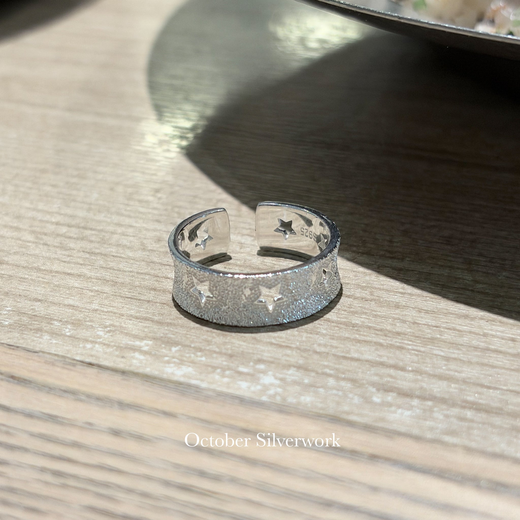R1806 Frosted Hollow Star Ring