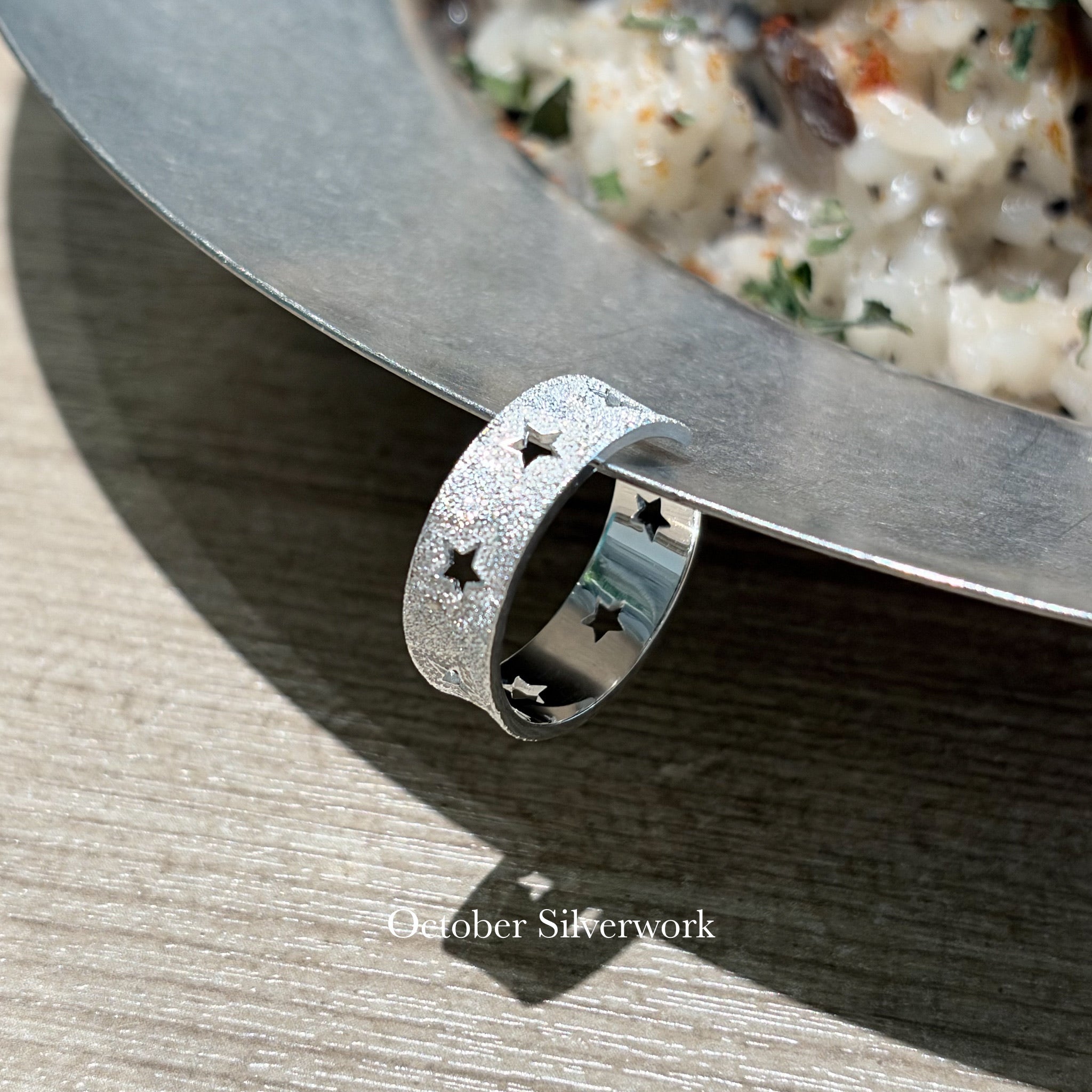 R1806 Frosted Hollow Star Ring