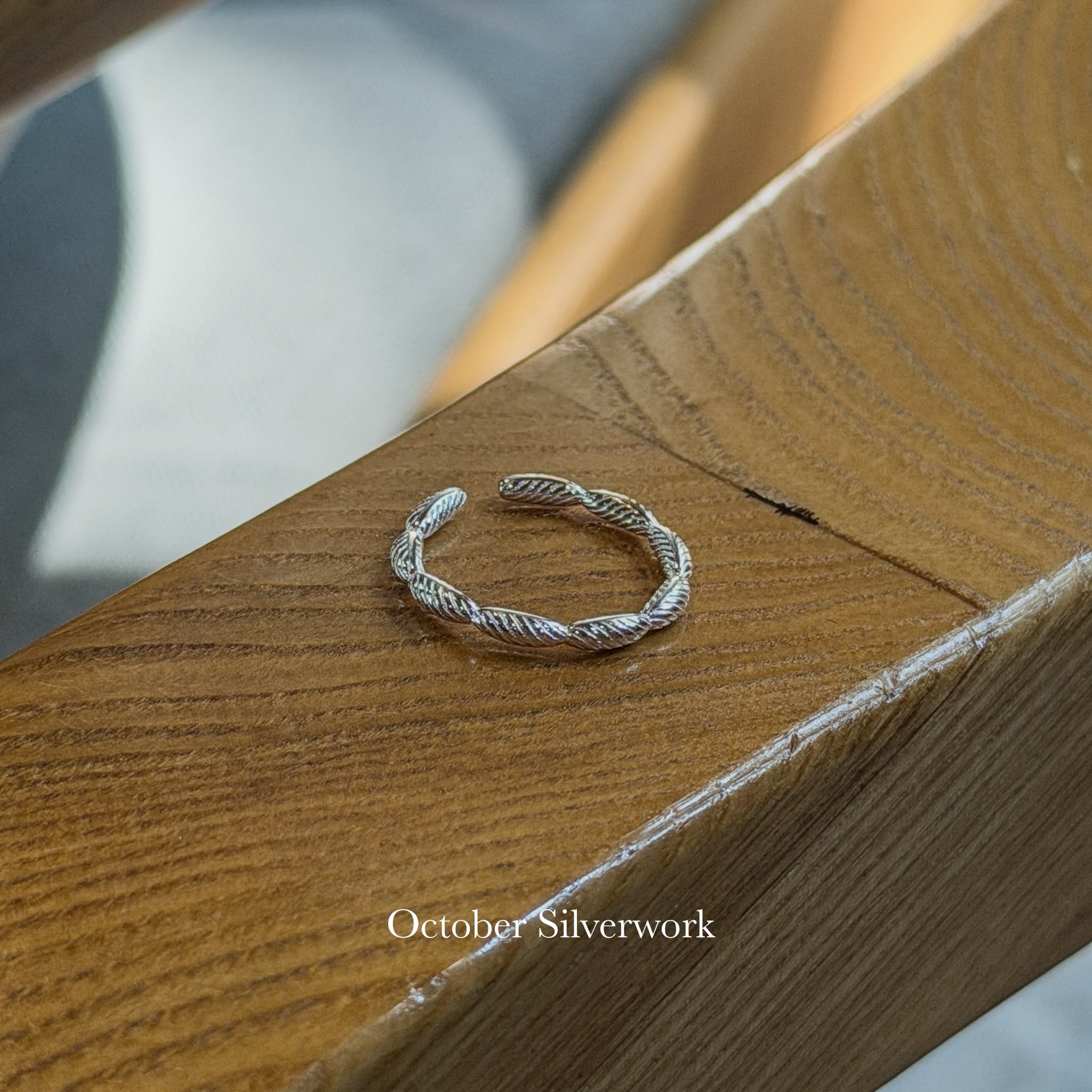 R1804 Rice Grain Straight-Pattern Ring